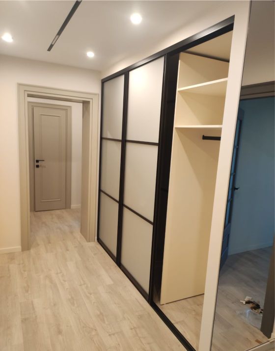 Прихожая в нишу