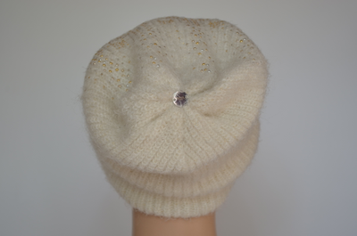 Белая мохеровая шапка Италия