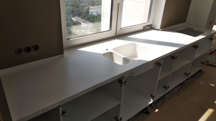 Столешница с подоконником из искусственного камня в Брянске фото