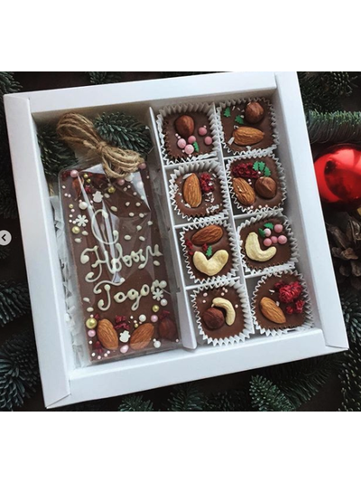 Коробка для 9 конфет с прозр. кр. (лаванда), 155*155*30мм