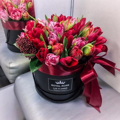 45 Красных Тюльпанов в коробке
