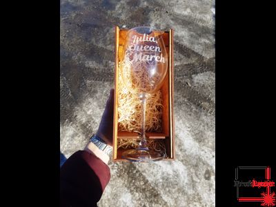 Бокал Queen с 8 марта в подарочном боксе