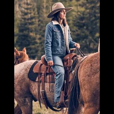 Куртка Wrangler® Retro® Women's  Sherpa Lined Western Denim Jacket