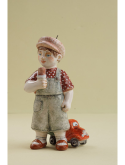 Мальчик с мороженым