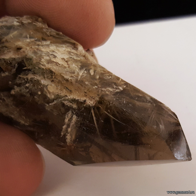 Дымчатый кварц с включениями рутила и хлорит-серицитового сланца. Россия. 57*24*23мм