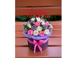 Букет из шоколадных роз в шляпной коробке # 21
