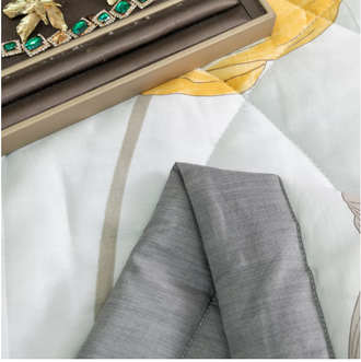 Комплект постельного белья 1.5 спальное или Евро сатин с одеялом покрывалом рисунок Цветы