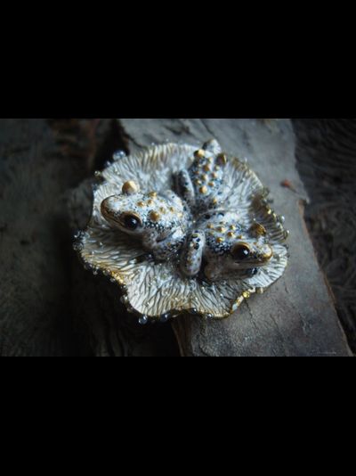 &quot;Дочери лесного царя&quot;, волшебная брошь с лягушками и каплями (миниатюра, 4 см)