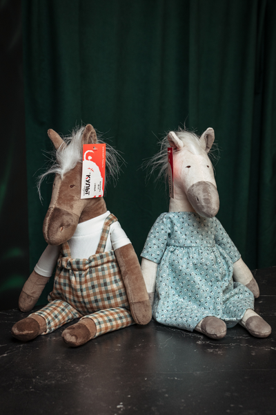 Плюшевая лошадь