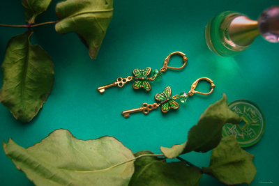 "Посланницы чудес", серьги с бабочками и ключиками (благотворительность)