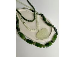 Бусы из нефрита, разные виды