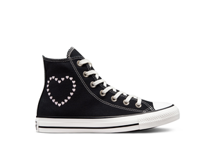White converse w hearts top