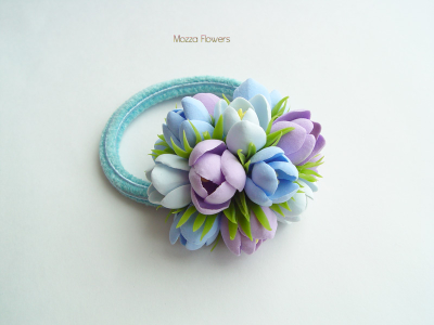 Резинка для волос с крокусами.