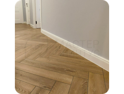 Плинтус ХДФ Dollken Cubu Hamburg Style 100мм Х 2,5 м 5012 Белый в интерьере 3