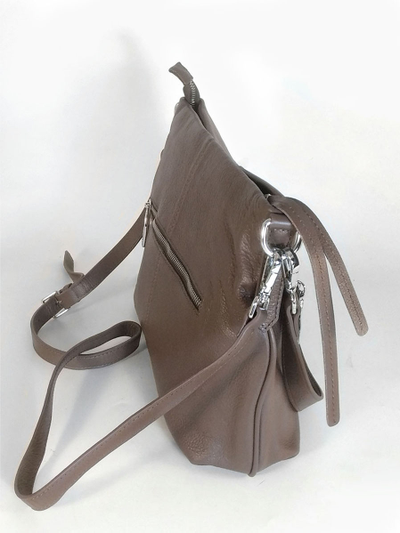 (АРТИКУЛ: 10129/1/5) СУМКА ЖЕНСКАЯ, СРЕДНЕГО РАЗМЕРА, НАТУРАЛЬНАЯ КОЖА, ТЕМНО-БЕЖЕВАЯ, С НАРУЖНЫМИ КАРМАНАМИ, С ПЛЕЧЕВЫМ РЕМНЕМ