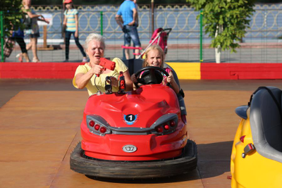 Бамперные машинки (могут ездить по любой ровной поверхности)