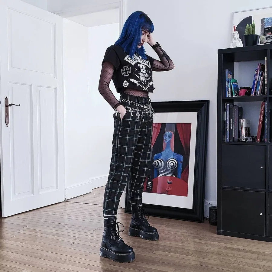 женские черные dr. martens 