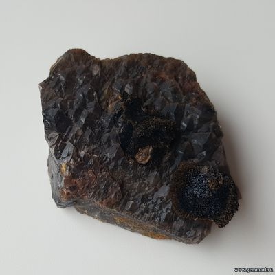 Гетит на кварце. 73*59*26 мм