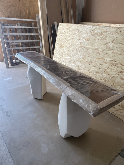 Консоль "Toscana" с основанием из гипса и столешницей из массива (Фото с производства 8)