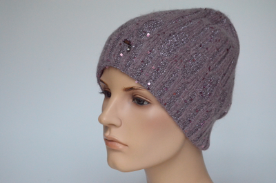 Сиреневая вязаная шапка с пайетками Vizio Италия 8064 C