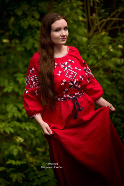 Платье славянское "Звездные половинки" красное