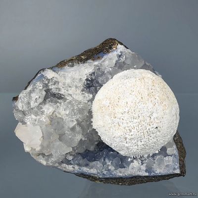 Морденит, кварц. Индия. 50*50*50мм