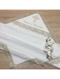 Крестильное полотенце (крыжма) 100х100 см., с капюшоном/без капюшона, с широким кружевом по всем сторонам, можно вышить имя