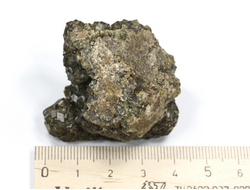 Гранат зеленый (Андрадит) на породе, Россия, Дальнегорск (44*35*34 мм, 78 г) №26883