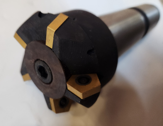 ФРЕЗА КОНЦЕВАЯ 63 ММ КМ5 С КОНИЧЕСКИМ ХВОСТОВИКОМ С МЕХАНИЧЕСКИМ КРЕПЛЕНИЕМ Пятигранных ПЛАСТИН ИЗ ТВЕРДОГО СПЛАВА 2214-0321