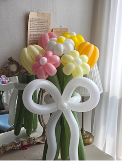 Букет из шаров 4 ромашки+3 тюльпана
