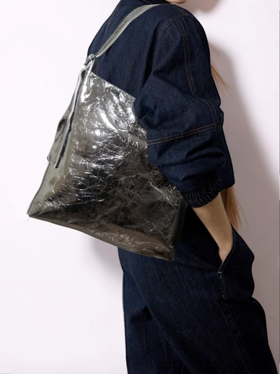 (АРТИКУЛ: 10154/3/5) СУМКА, БОЛЬШАЯ, НАТУРАЛЬНАЯ КОЖА, СЕРАЯ С СИЛЬНЫМ БЛЕСКОМ "СЕРЕБРО", ЧЕРЕЗ ПЛЕЧО *