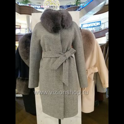 palto-s-mehovym-vorotnikom-stoyka-zimnee-kupit