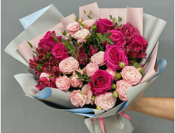 Букет c малиновой розой "Виктория"