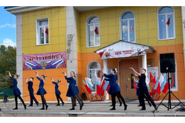 "Цветущий май"