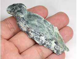 Серпентин, необработанный, дикий образец, Россия, КЧР, Урупский район (82*24*16 мм, 27 г) №37606