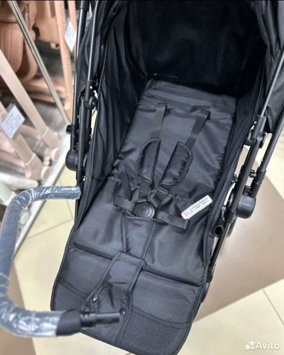 Детская коляска Luxmom 525 Черный (перекидная ручка)