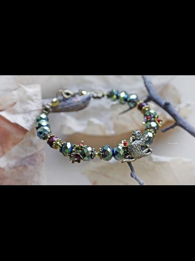 "Солнце и кошка в саду", браслет-талисман с кристаллами и цветами