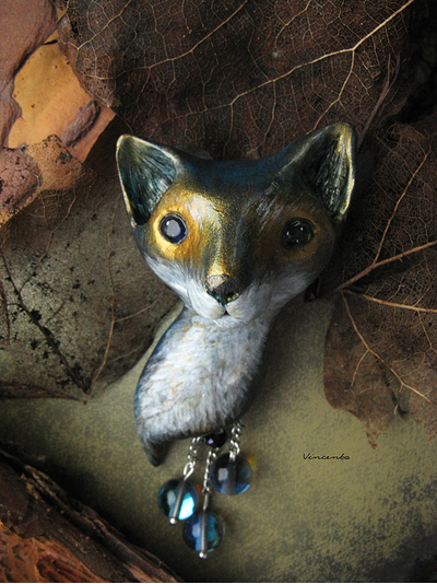 Волшебная брошь "Ледяная Лисичка - Хозяйка Зимнего Леса"