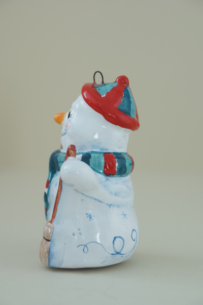 Снеговик со снегирем