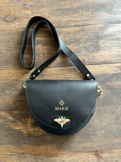 Женская кросс боди сумка с застежкой пчелкой из натуральной кожи Vera Pelle от M&Marie черного цвета