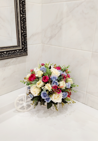 Цветочная композиция из искусственных цветов - велосипед белый № М012