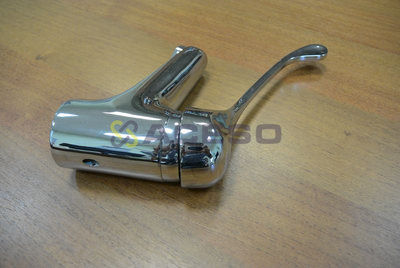 Смеситель локтевой специализированный (с длинной ручкой)