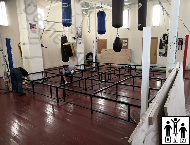 Монтаж ринга на помосте