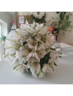 Букет невесты их Альстромерии