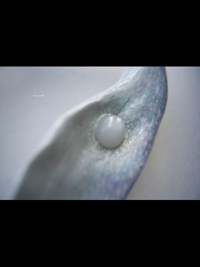 "Принцесса-Лебедь", волшебная брошь с натуральным лунным камнем (по мотивам "Лебединого озера")