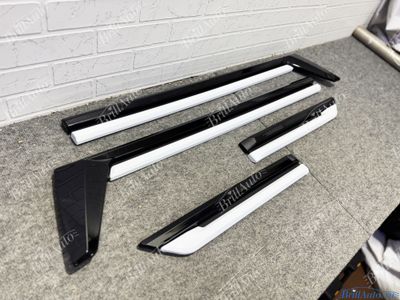 Молдинги Lexus LX600 LX500d на двери белые антихром