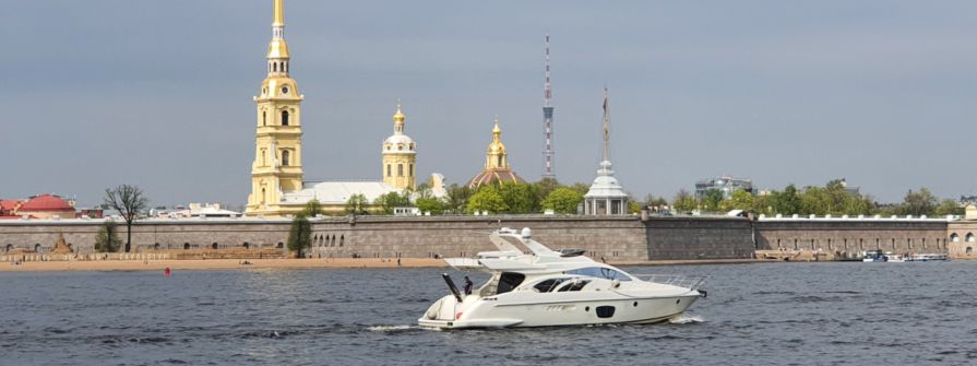 Аренда катера теплохода яхты в Петербурге