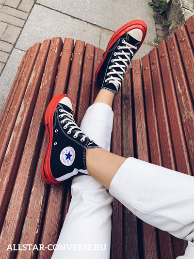 высокие Кеды Converse Comme des Garcons PLAY с красной подошвой на ноге a01793c