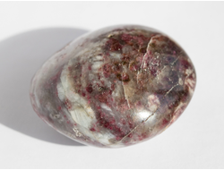 Турмалин розовый в кварце, полировка, Бразилия (44*40*25 мм, 54 г) №18565