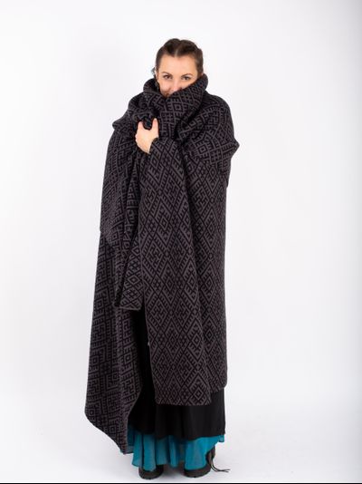 Плед шерстяной с обережным узором